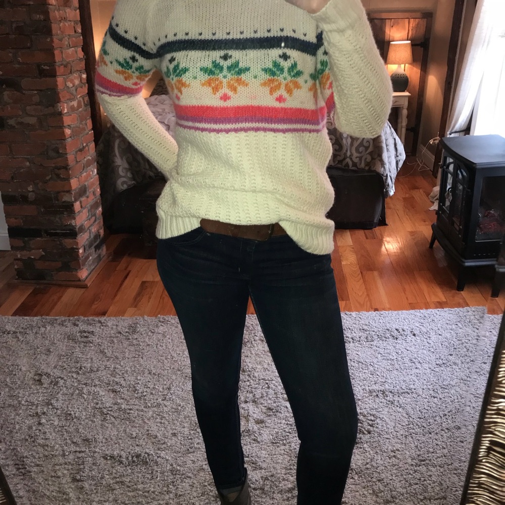 Sweater - Picture 5 of 6